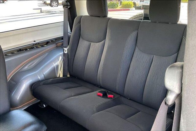 Used 2018 Jeep Wrangler JK SaharaImage 24