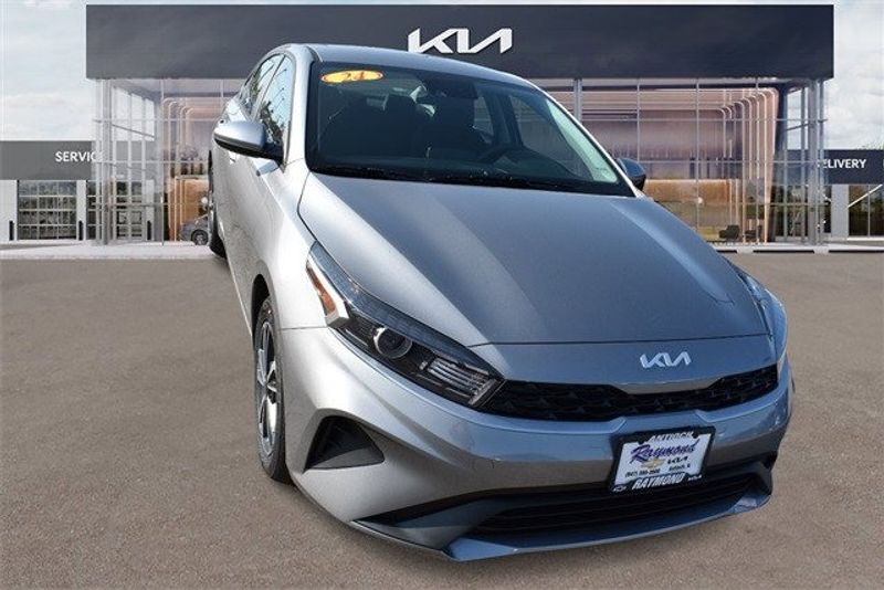 2024 Kia Forte LXSImage 10