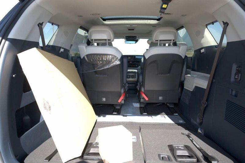 New 2026 Kia Carnival Hybrid SX PrestigeImage 16