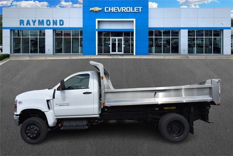 2024 Chevrolet Silverado 6500HD 1WTImage 6