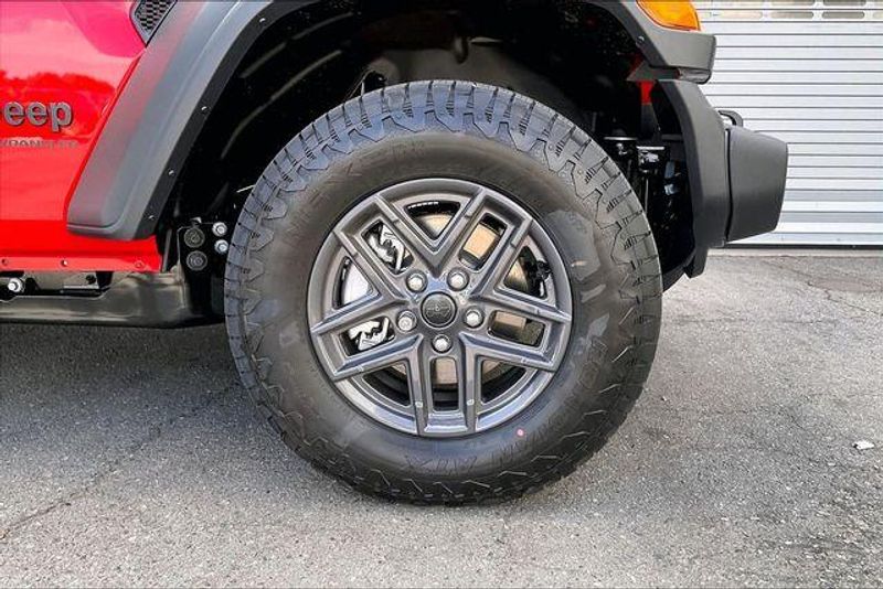New 2026 Jeep Wrangler 4-door Sport SImage 10
