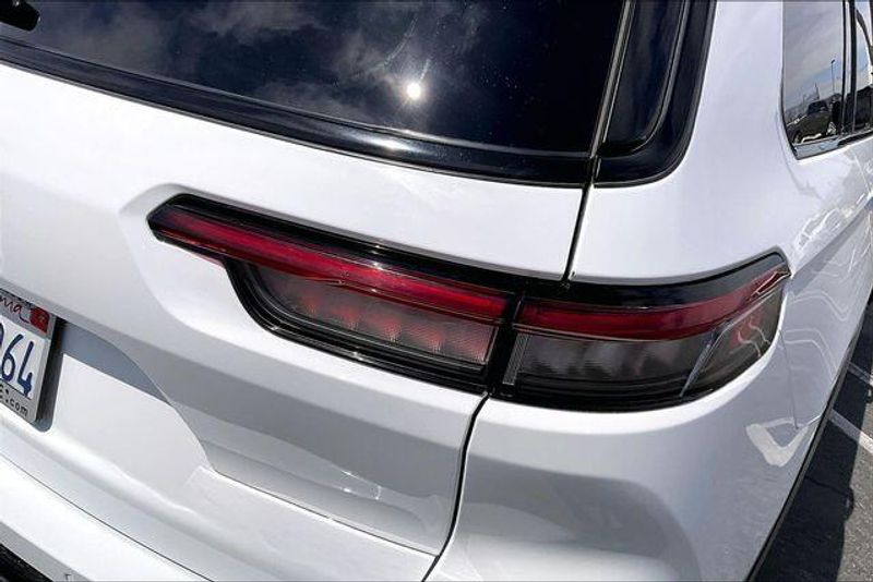 Used 2023 Jeep Grand Cherokee L AltitudeImage 27