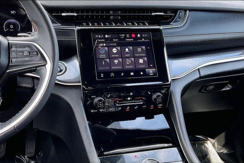 Used 2023 Jeep Grand Cherokee L AltitudeImage 5