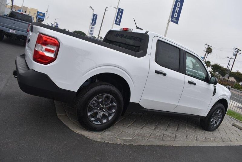 New 2025 Ford Maverick XLTImage 2