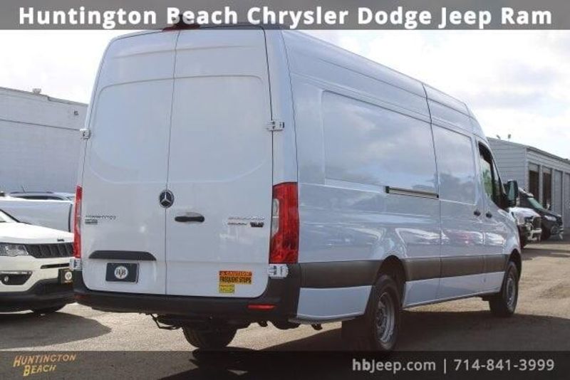 2022 Mercedes-Benz Sprinter 3500 Cargo 170 WBImage 5