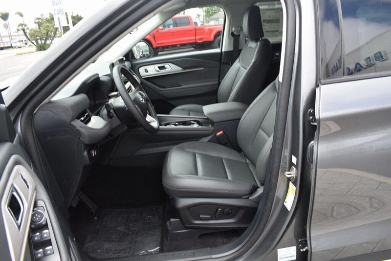 New 2025 Ford Explorer ActiveImage 14