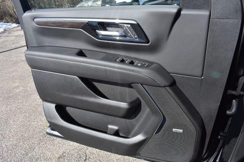 New 2026 Chevrolet Suburban PremierImage 41