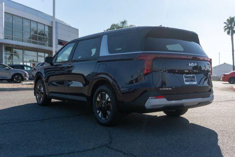 New 2026 Kia Carnival Hybrid LXSImage 5