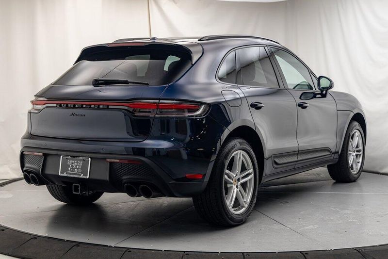 2023 Porsche Macan TImage 5