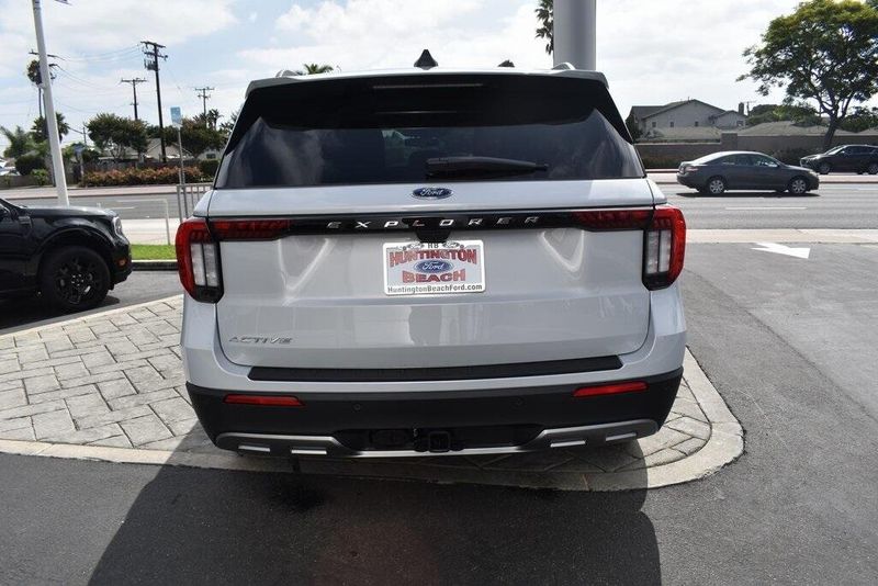 New 2025 Ford Explorer ActiveImage 7