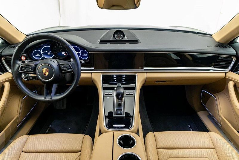 2021 Porsche Panamera 4Image 18