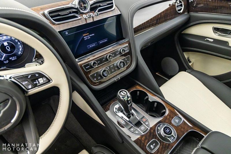 2024 Bentley Bentayga Image 20