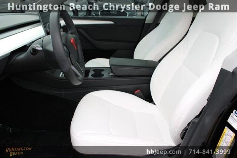 2023 Tesla Model Y Long RangeImage 28