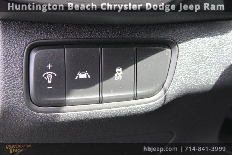 2020 Hyundai Santa Fe SEImage 11