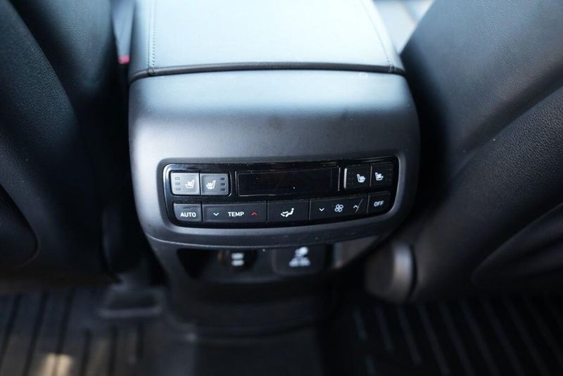 Used 2023 Hyundai Palisade CalligraphyImage 18