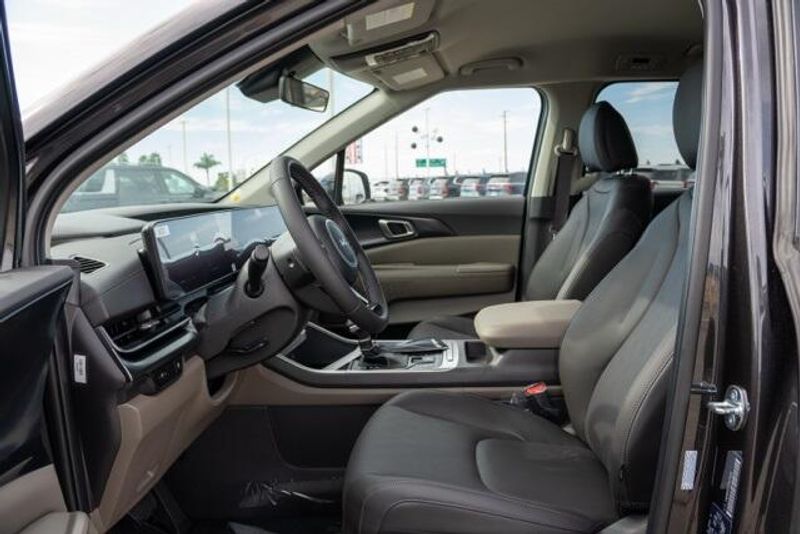 New 2026 Kia Carnival Hybrid LXSImage 11