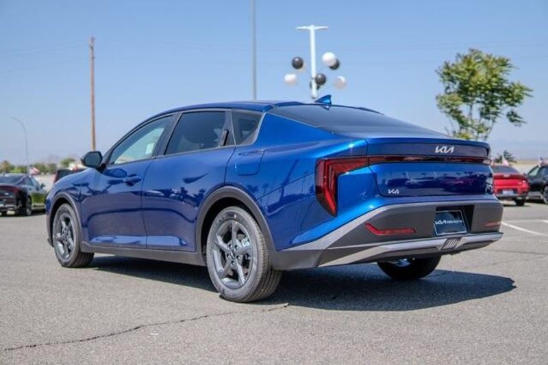 New 2025 Kia K4 LXSImage 5