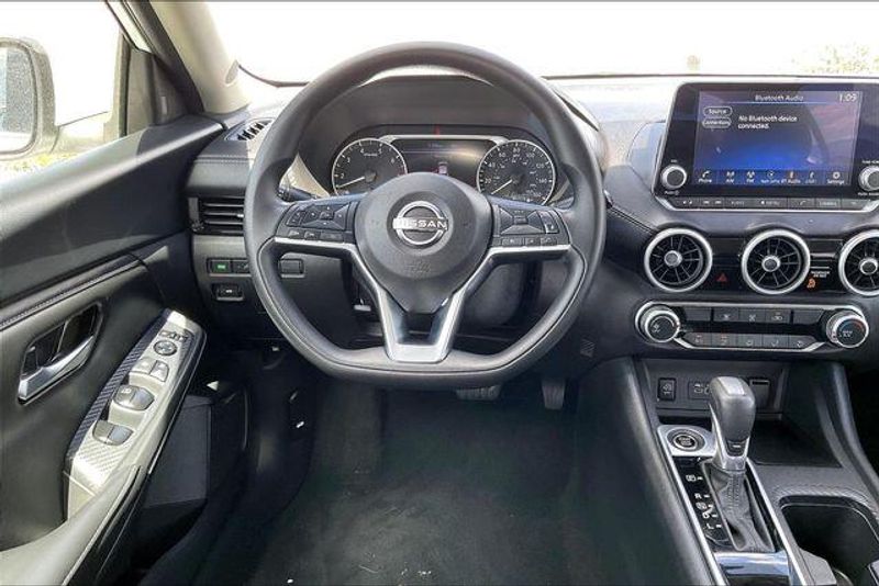 Used 2025 Nissan Sentra SVImage 4