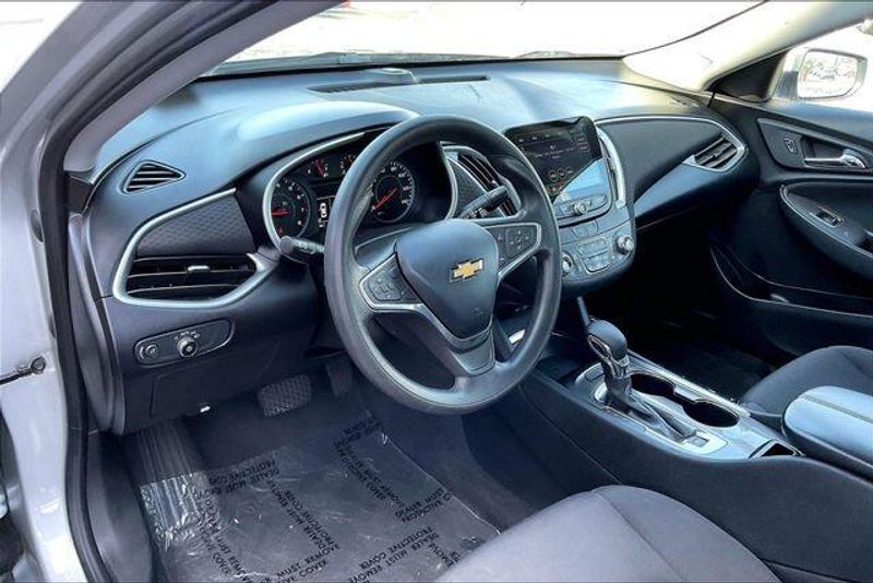 Used 2022 Chevrolet Malibu LTImage 14