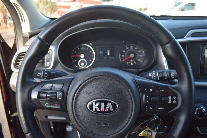 Used 2016 Kia Sorento LXImage 25