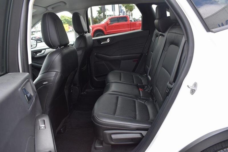 2022 Ford Escape Hybrid SELImage 7