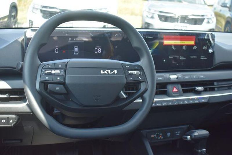 New 2026 Kia K4 LXSImage 17