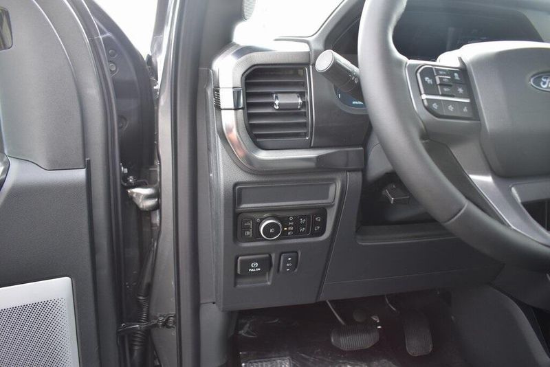 2025 Ford F-150 LariatImage 25