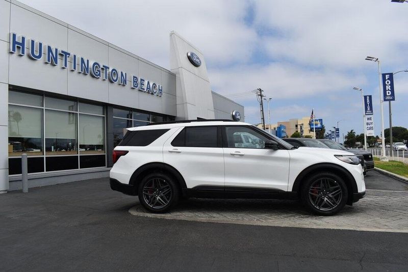 New 2025 Ford Explorer STImage 3