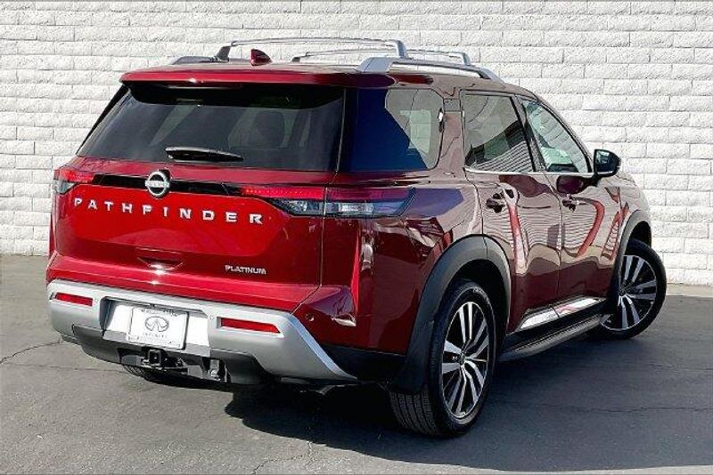 Used 2025 Nissan Pathfinder PlatinumImage 13