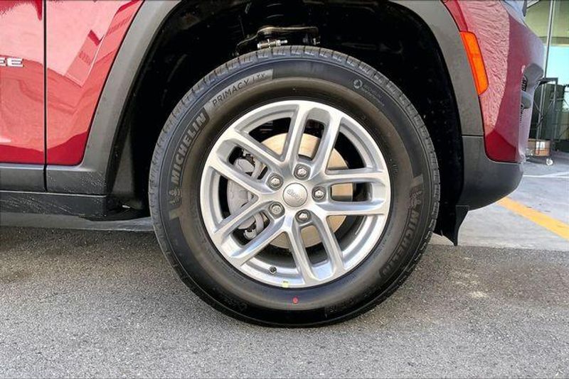 New 2026 Jeep Grand Cherokee Laredo X 4x4Image 10