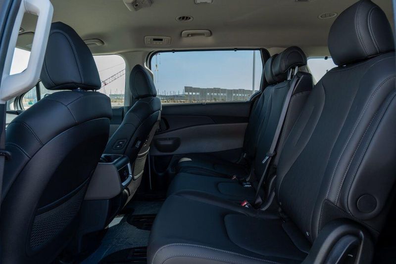 New 2026 Kia Carnival Hybrid SXImage 13