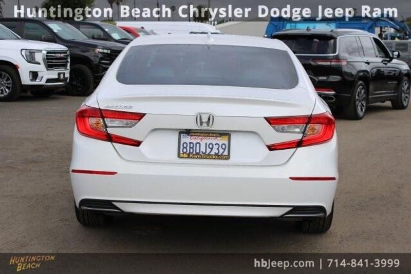 2018 Honda Accord LXImage 4