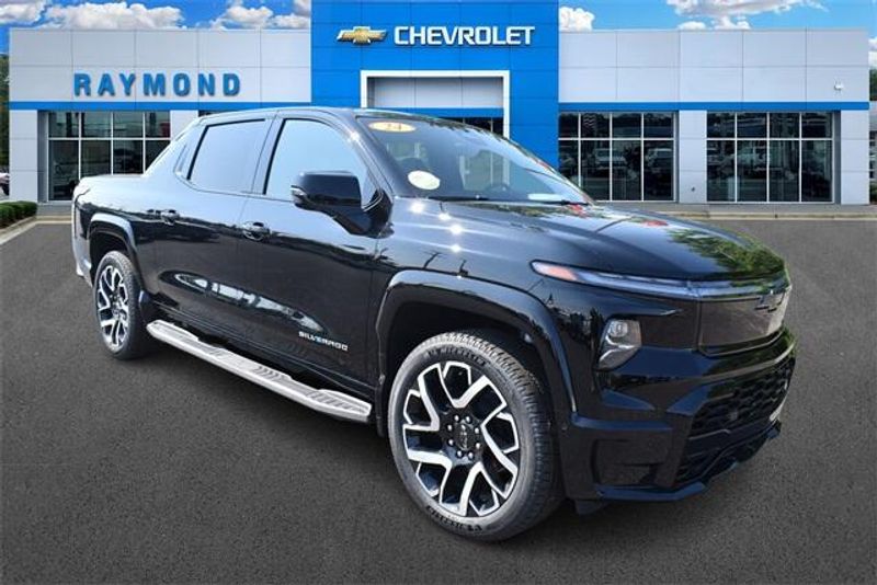 New 2024 Chevrolet Silverado EV RSTImage 10