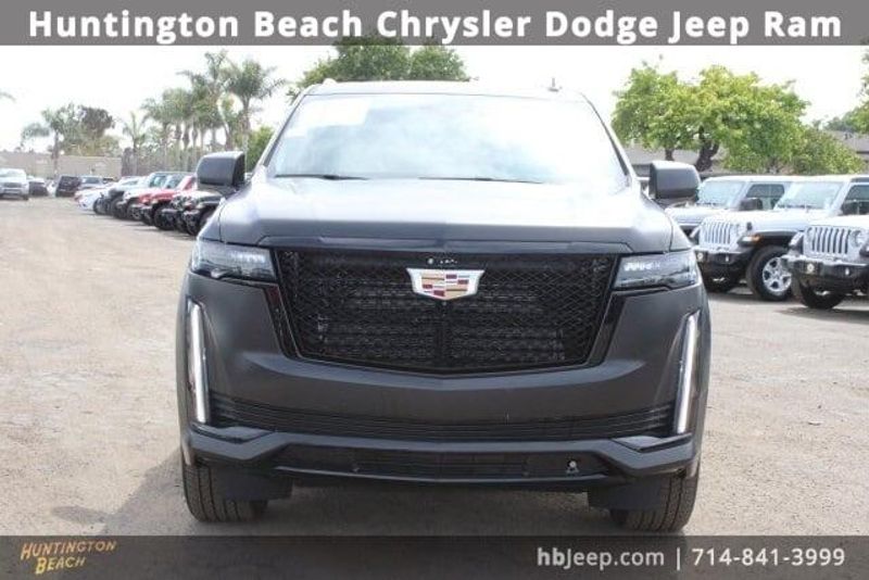 2023 Cadillac Escalade Sport PlatinumImage 2