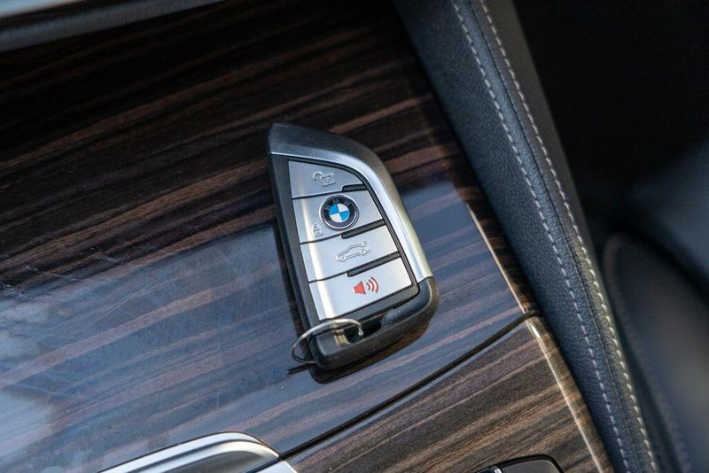 2022 Bmw M550i xDrive photo 30