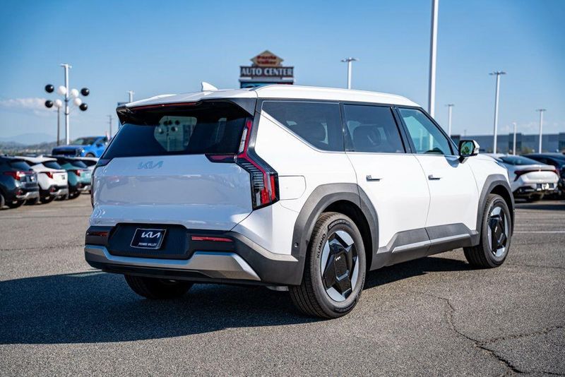 New 2026 Kia EV9 WindImage 7