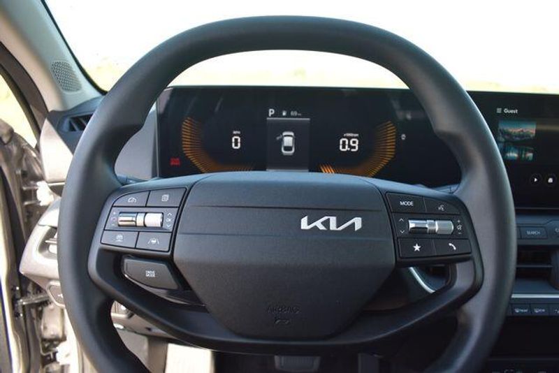 New 2026 Kia K4 LXSImage 25