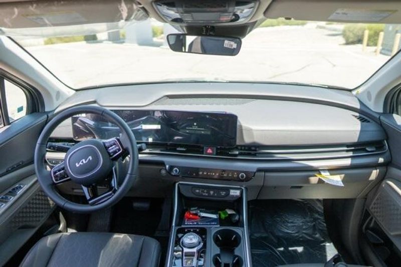 New 2026 Kia Carnival Hybrid EXImage 13