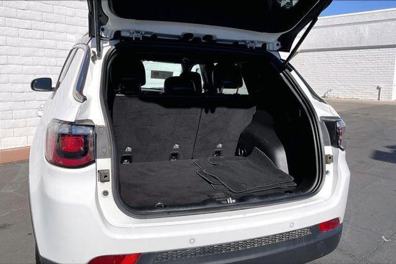 Used 2025 Jeep Compass LimitedImage 34