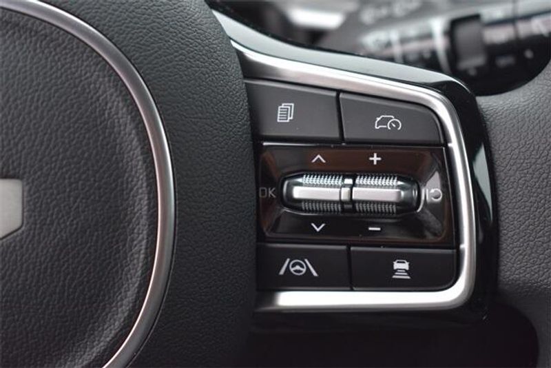 2024 Kia Sorento LXImage 22