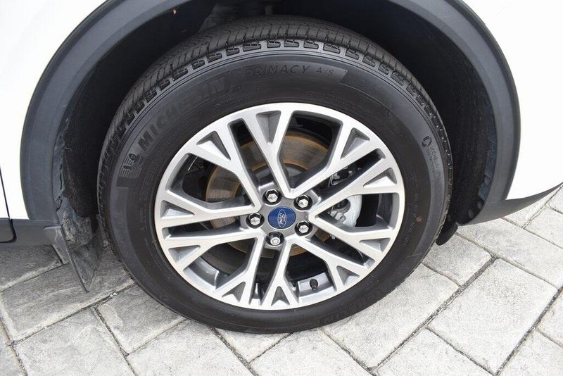 2022 Ford Escape Hybrid SELImage 4