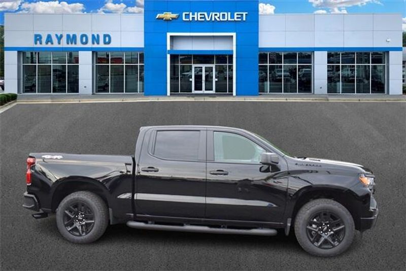 New 2025 Chevrolet Silverado 1500 CustomImage 2