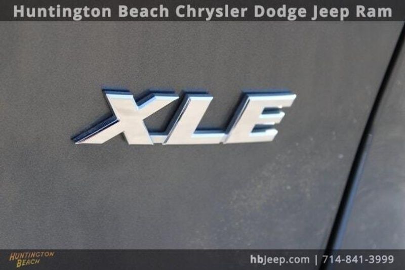 2023 Toyota RAV4 XLE PremiumImage 6