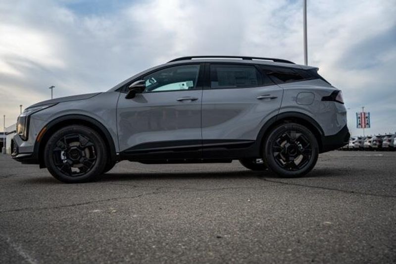 New 2026 Kia Sportage Plug-In Hybrid X-Line PrestigeImage 4