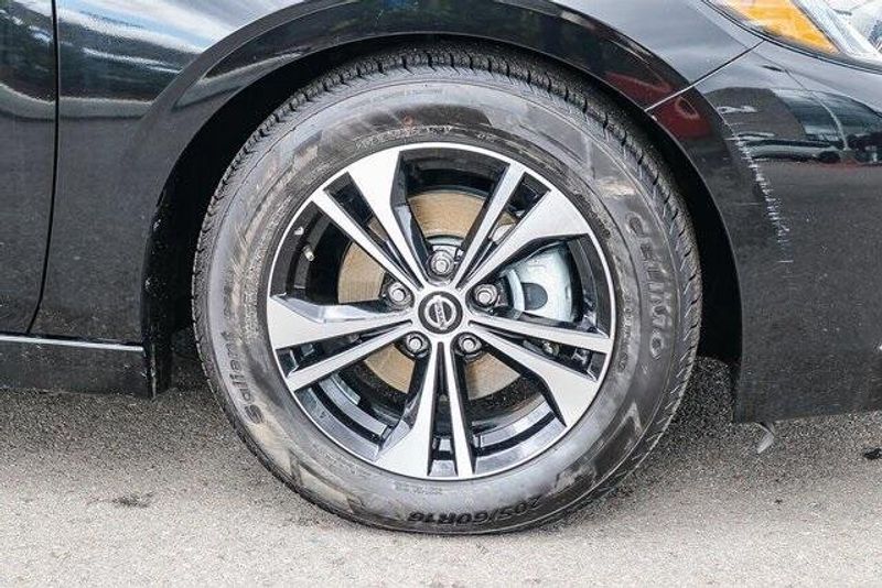 2021 Nissan Sentra SVImage 13