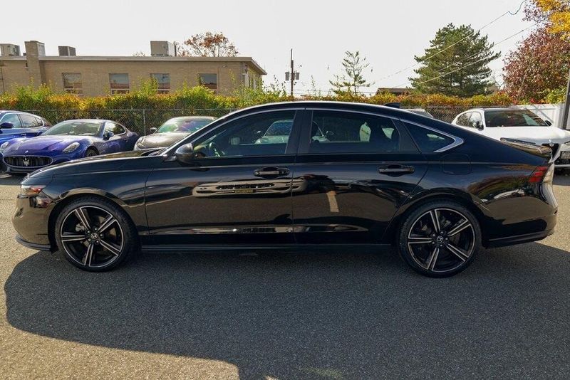 2023 Honda Accord Hybrid Sport photo 3