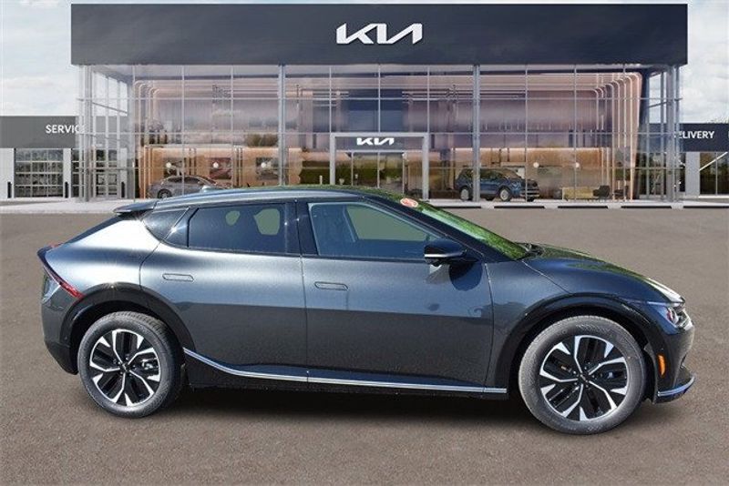 2024 Kia EV6 WindImage 2