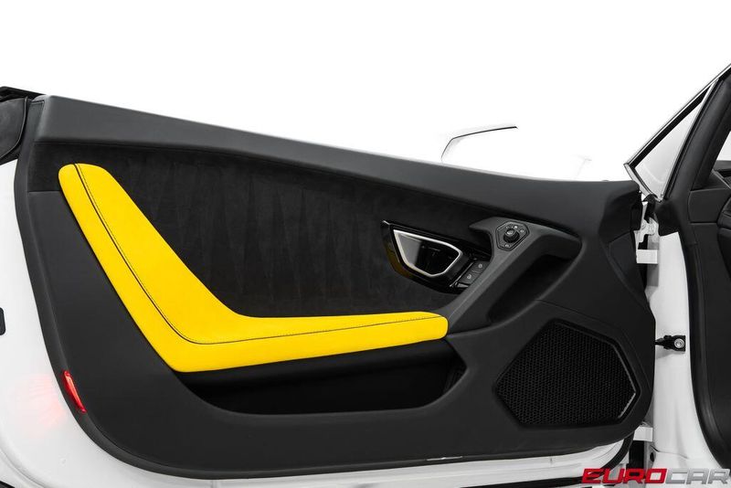 2022 Lamborghini Huracan EVO Image 24