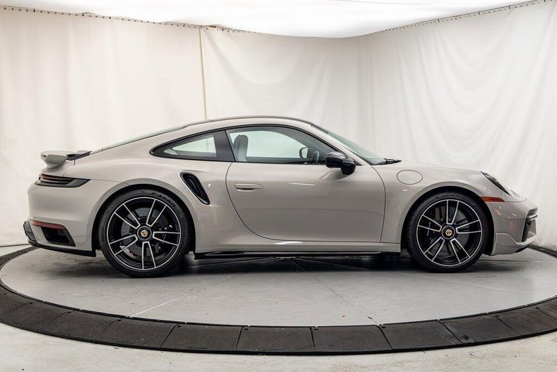 2022 Porsche 911 TurboImage 6