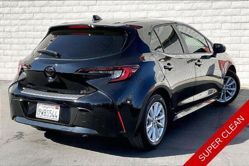 Used 2025 Toyota Corolla Hatchback SEImage 13